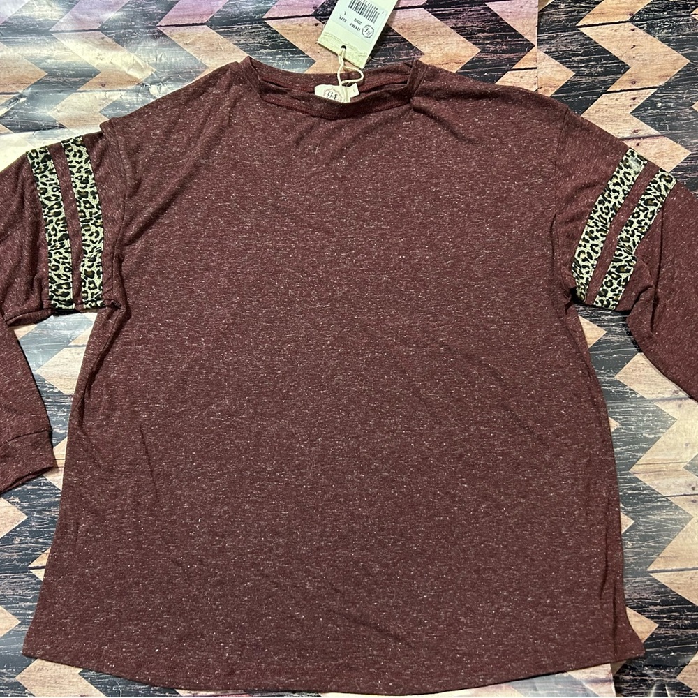 NWT Grace & Emma long sleeve shirt. burgundy with leopard stripe sleeve. Large
